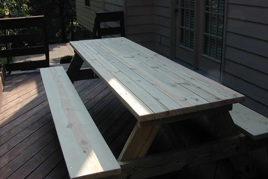 Mesa de exterior de madera